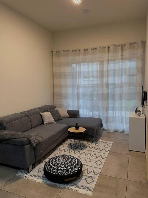 Gartenwohnung Mit Terrasse Und Parkplatz グラーツ エクステリア 写真